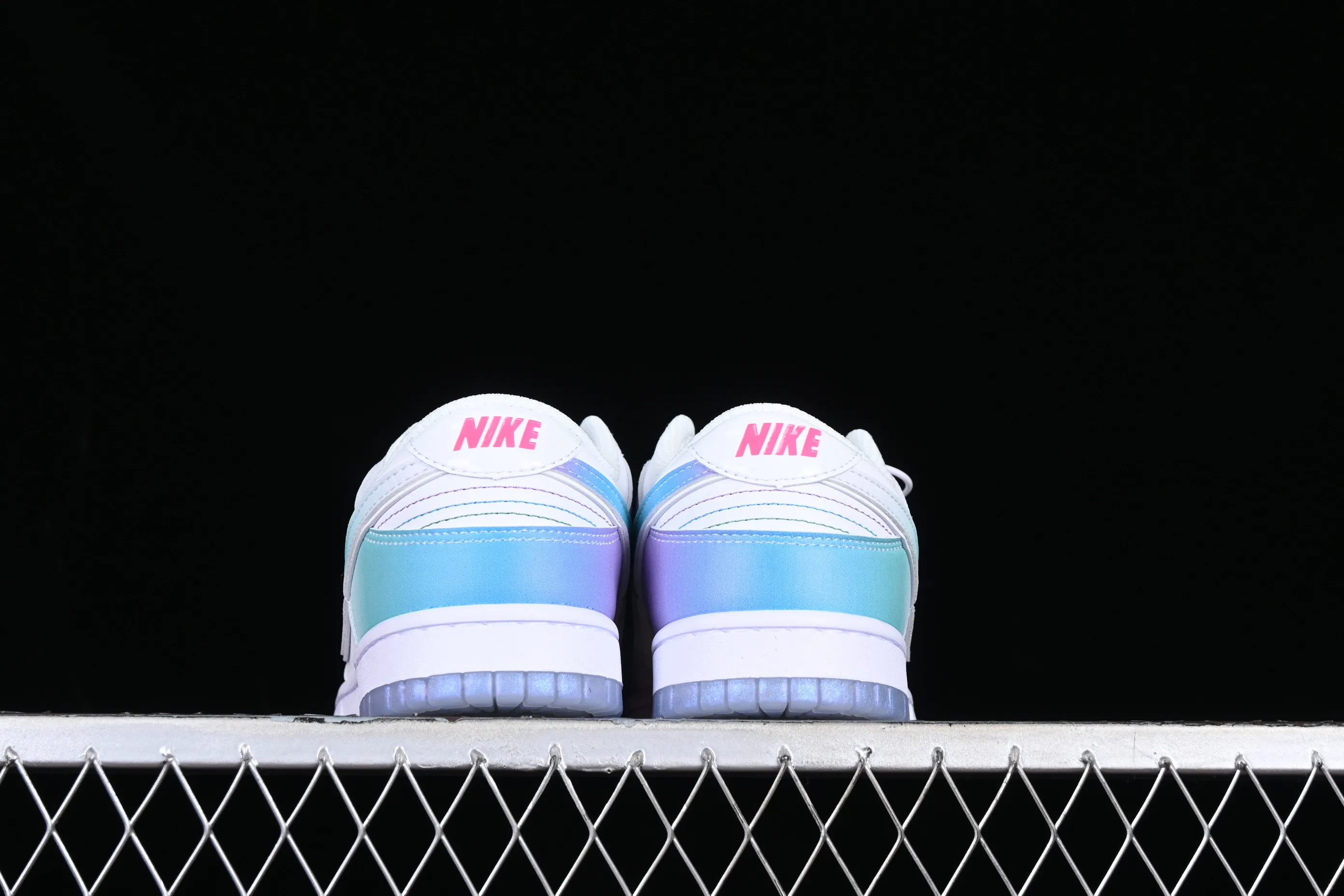 All Categories Nk SB Dunk Series Nk SB Dunk Low Low-top sneakers Cost-effective version Nk Dunk Low "Violet and Hyper Pink" gradient color SB low-top casual sneakers FJ7743-194